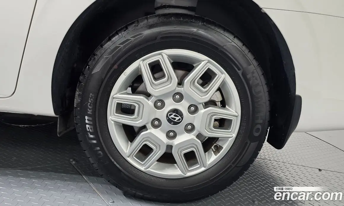 Hyundai Staria 2024 1.6 автомат (гидро), фото 6