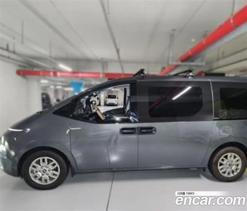 Hyundai Staria 2025 1.6 автомат (гидро), фото 3