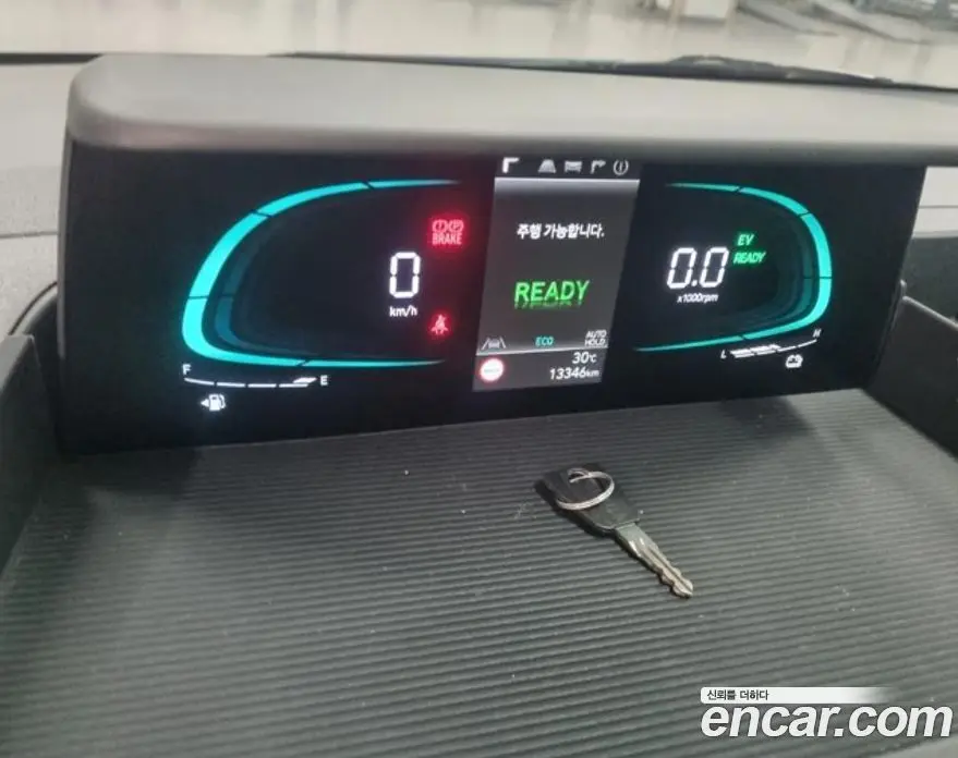 Hyundai Staria 2025 1.6 автомат (гидро), фото 6