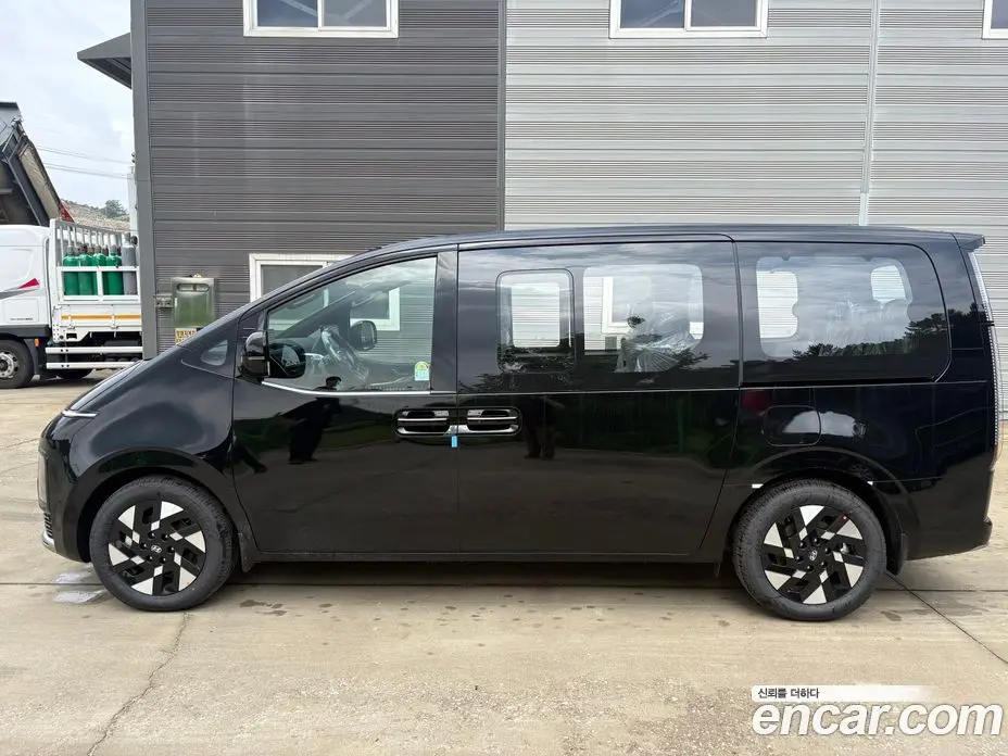 Hyundai Staria 2026 1.6 автомат (гидро), фото 6