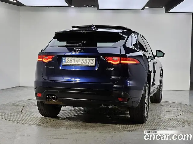 Jaguar F-Pace 2016 2.0 автомат (гидро), миниатюра 3