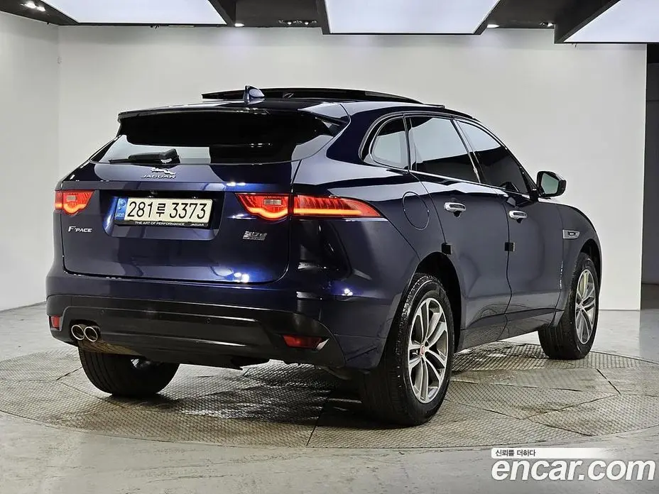 Jaguar F-Pace 2016 2.0 автомат (гидро), фото 4