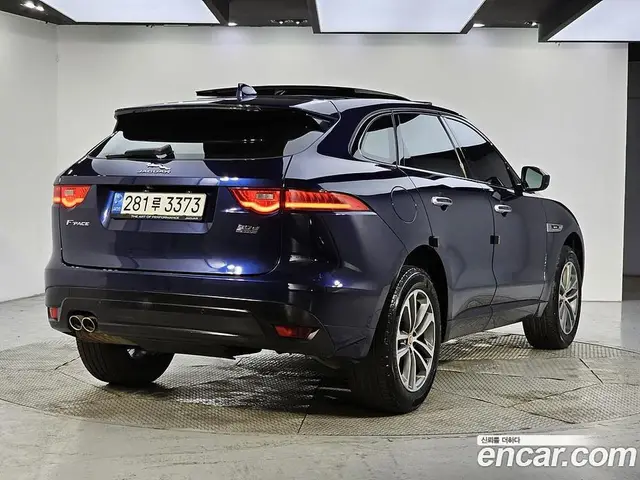 Jaguar F-Pace 2016 2.0 автомат (гидро), миниатюра 4