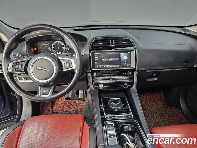 Jaguar F-Pace 2016 2.0 автомат (гидро), миниатюра 5