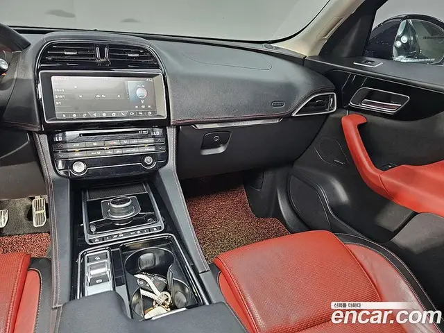 Jaguar F-Pace 2016 2.0 автомат (гидро), миниатюра 10