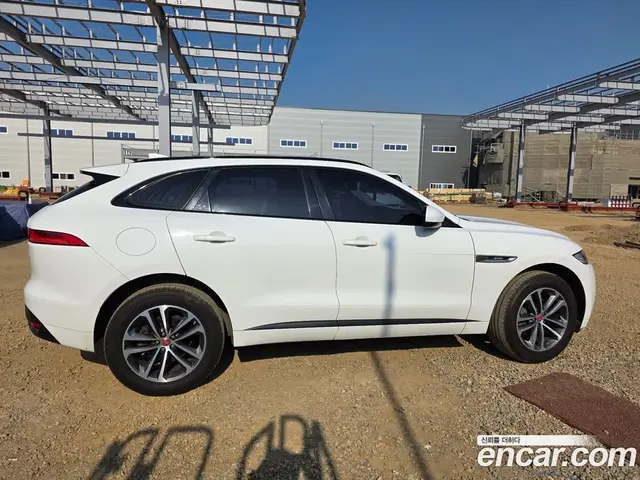Jaguar F-Pace 2019 2.0 автомат (гидро), миниатюра 3
