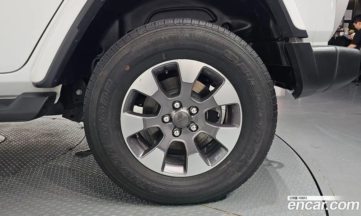 Jeep Wrangler 2021 2.0 автомат (гидро), фото 6