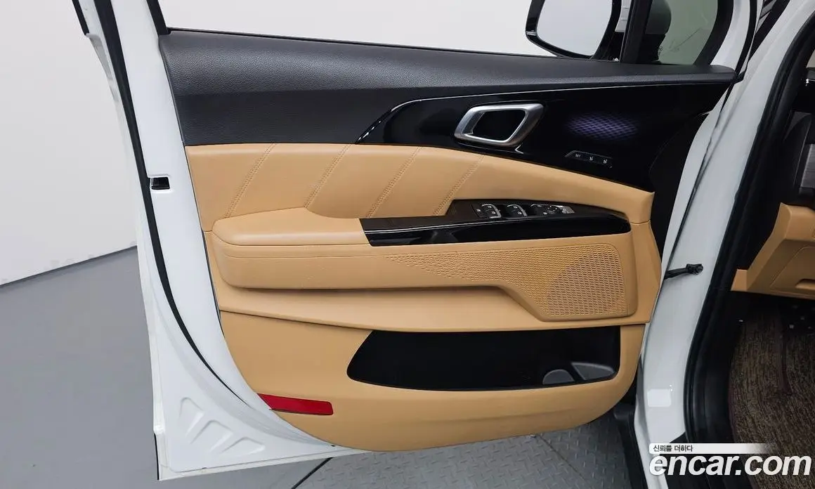 Kia Carnival 2023 2.2 автомат (гидро), фото 13