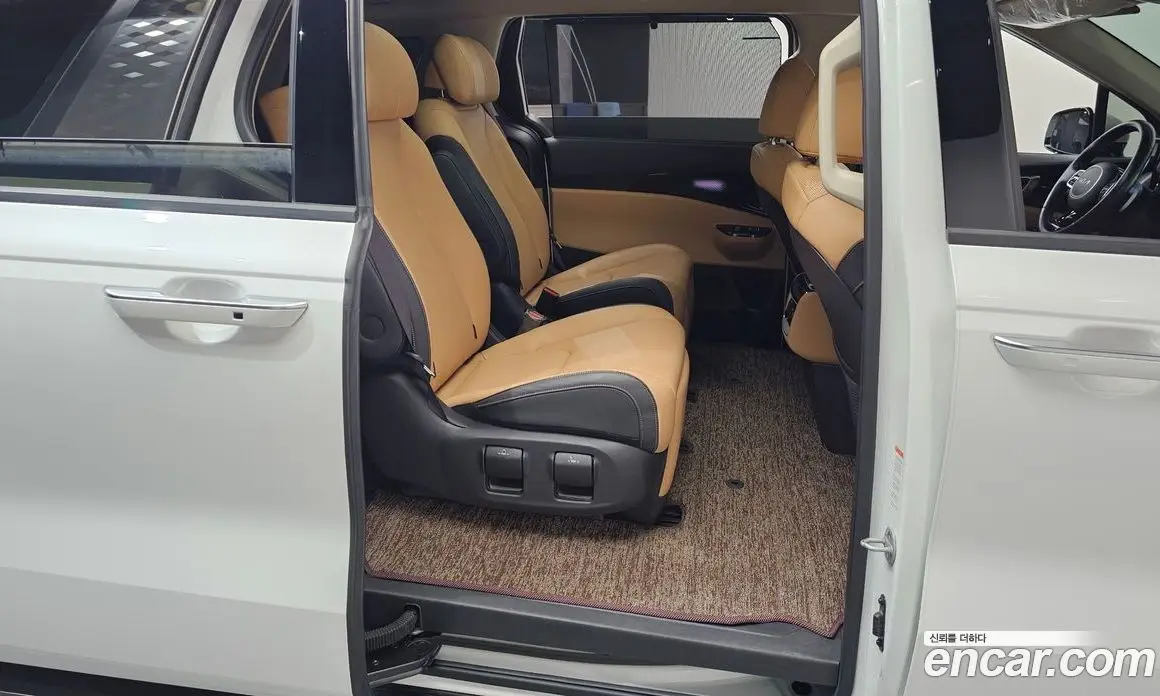 Kia Carnival 2023 2.2 автомат (гидро), фото 16
