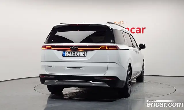 Kia Carnival 2023 2.2 автомат (гидро), миниатюра 3