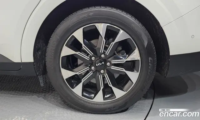 Kia Carnival 2023 2.2 автомат (гидро), миниатюра 6