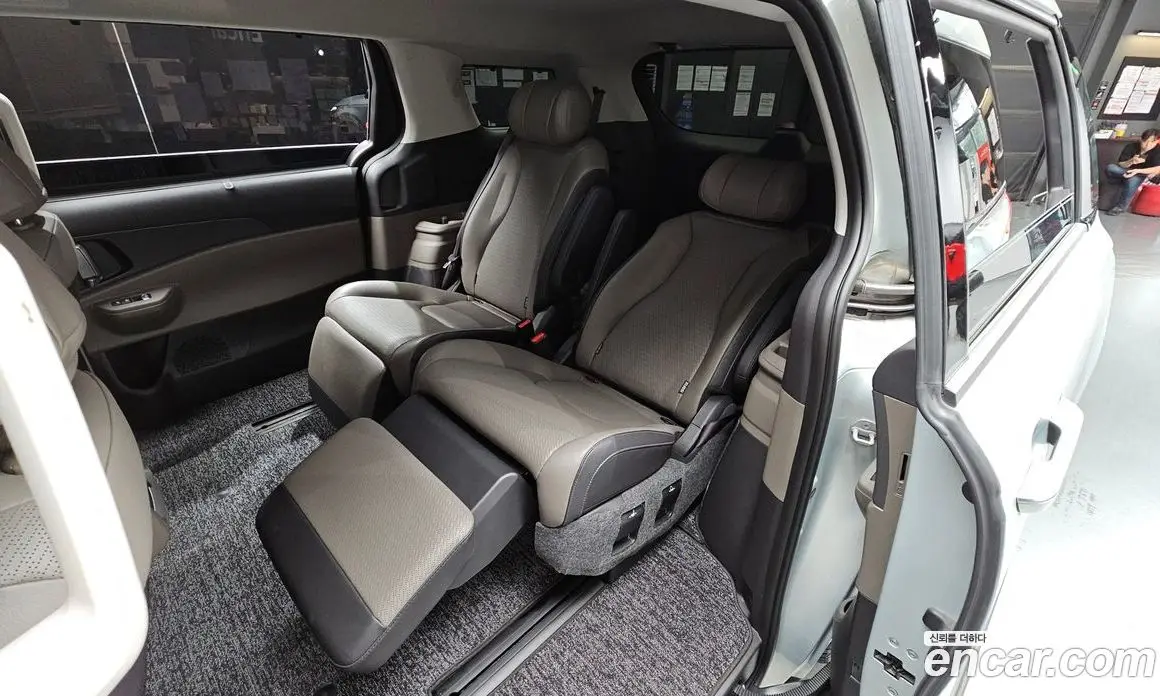 Kia Carnival 2024 3.5 автомат (гидро), фото 12