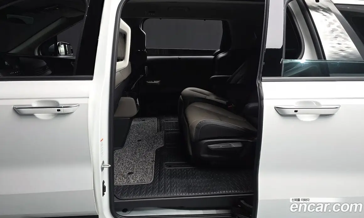 Kia Carnival 2025 1.6 автомат (гидро), фото 16