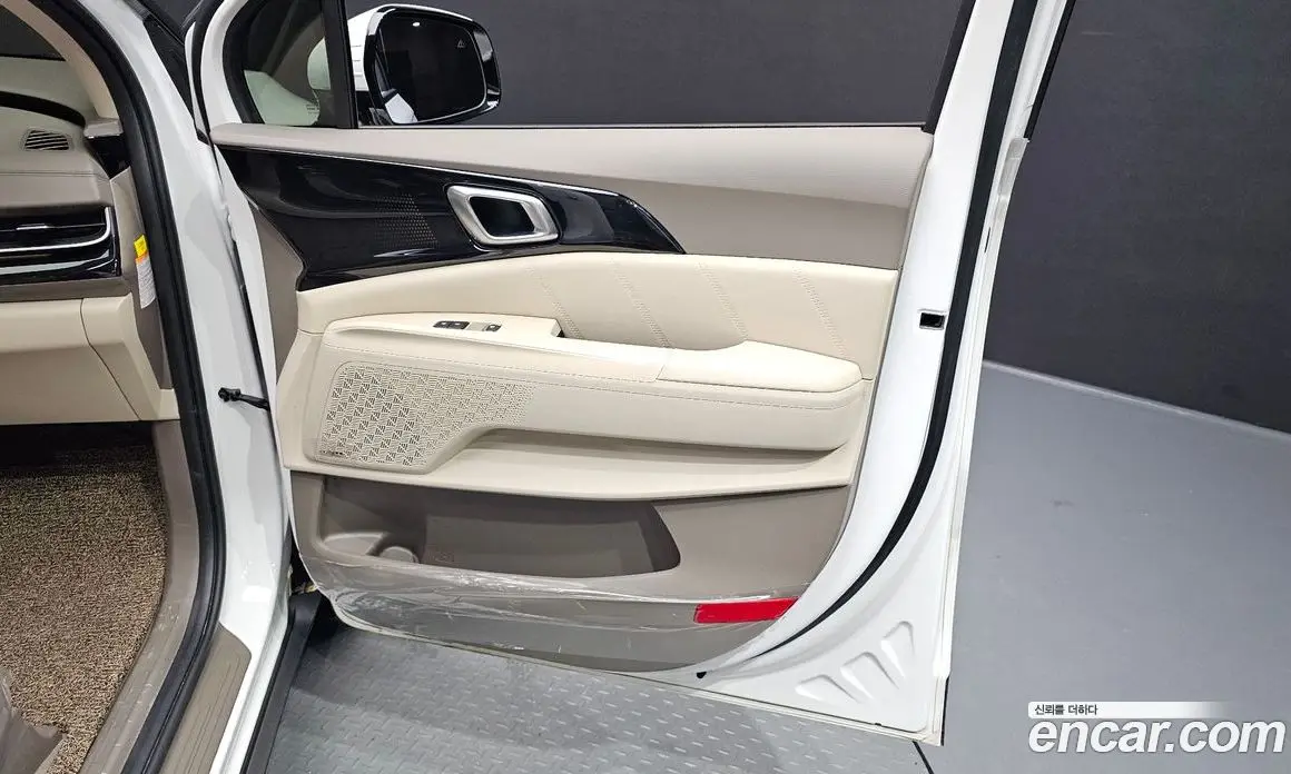 Kia Carnival 2025 1.6 автомат (гидро), фото 15