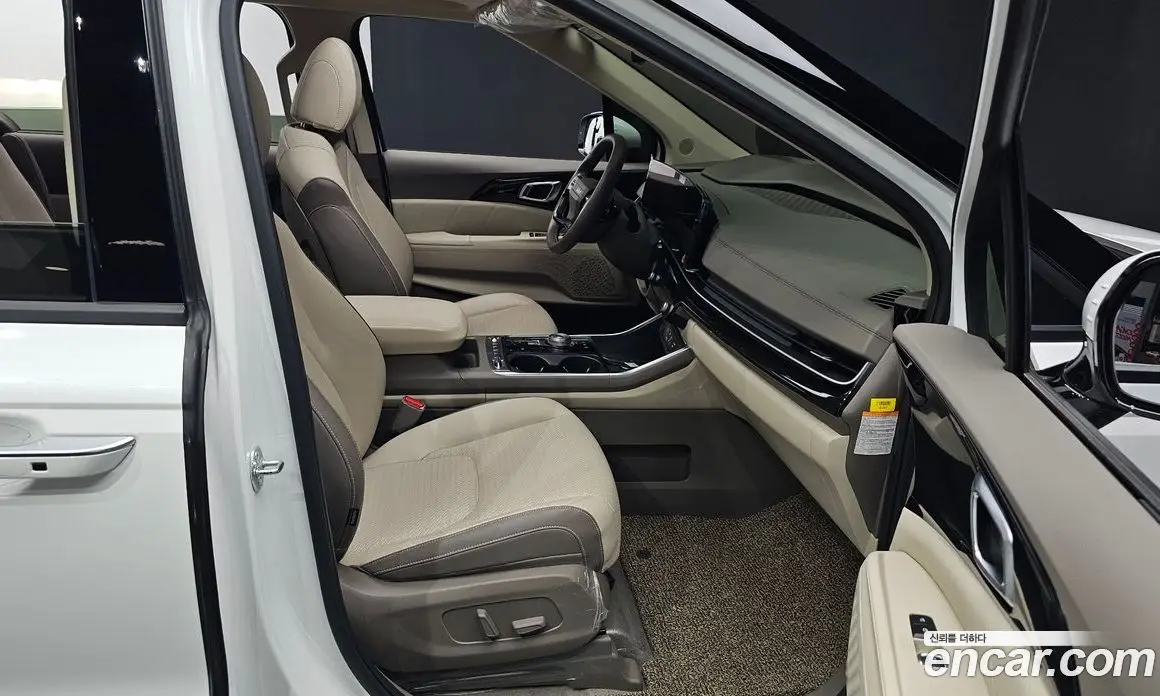 Kia Carnival 2025 1.6 автомат (гидро), фото 16