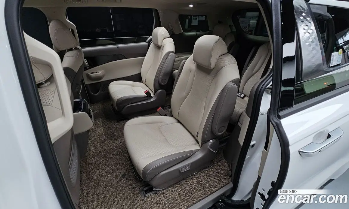 Kia Carnival 2025 1.6 автомат (гидро), фото 18