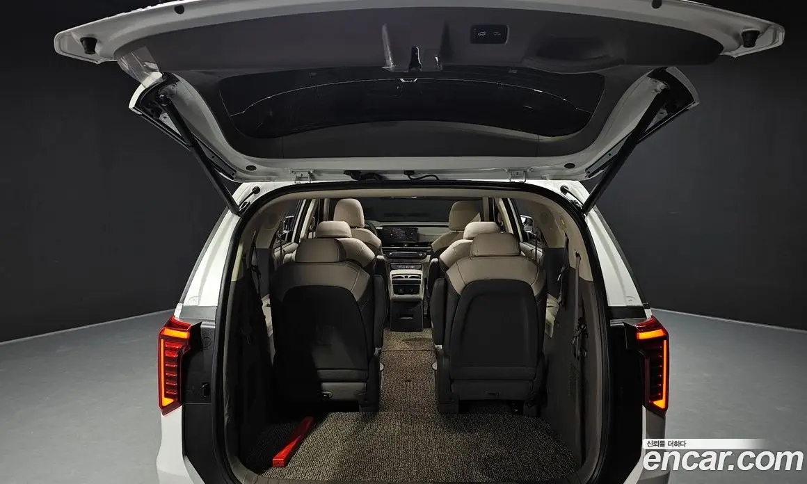 Kia Carnival 2025 1.6 автомат (гидро), фото 26