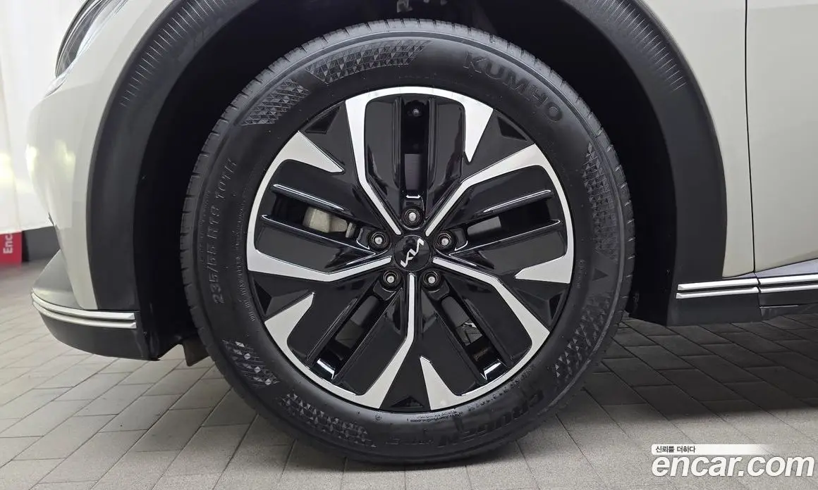 Kia EV6 2023 0.1 автомат (гидро), фото 4