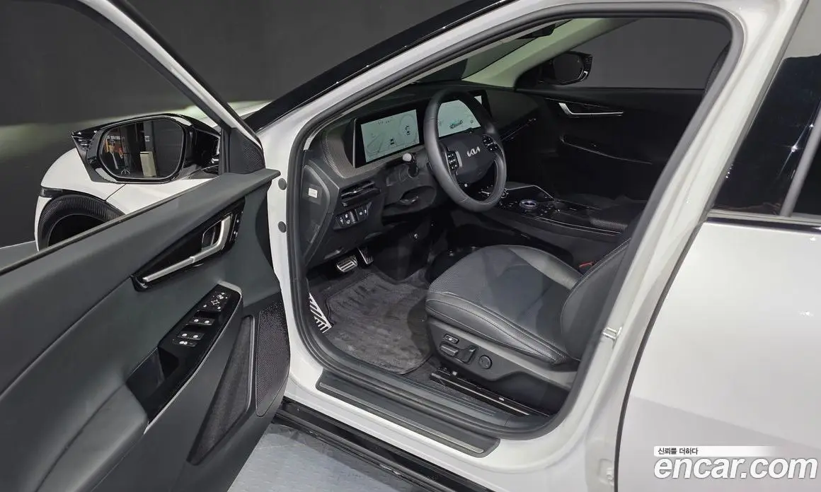Kia EV6 2024 0.1 автомат (гидро), фото 13