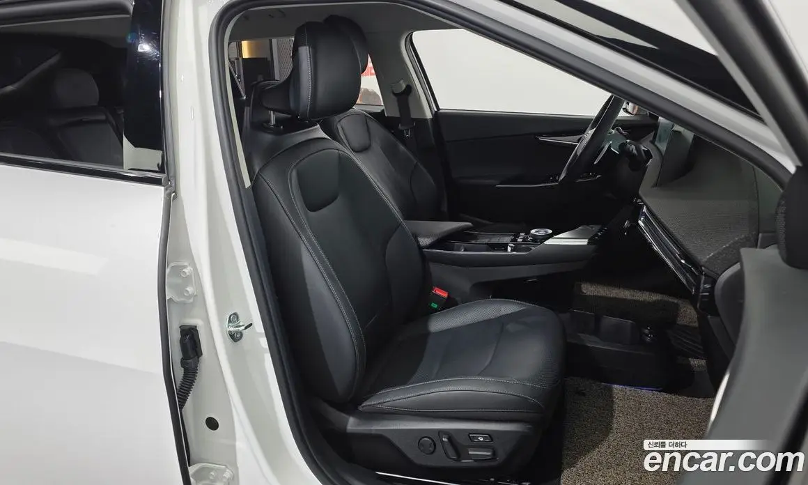 Kia EV6 2024 0.1 автомат (гидро), фото 16