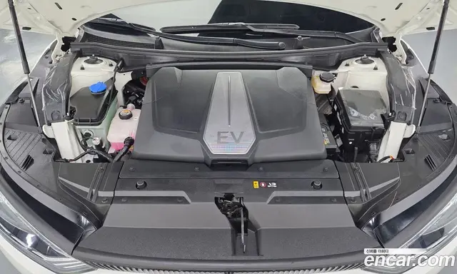 Kia EV6 2024 0.1 автомат (гидро), миниатюра 6