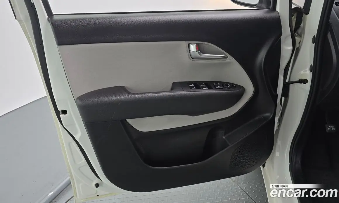 Kia Ray 2022 1.0 автомат (гидро), фото 14