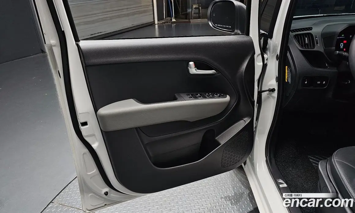 Kia Ray 2025 1.0 автомат (гидро), фото 13