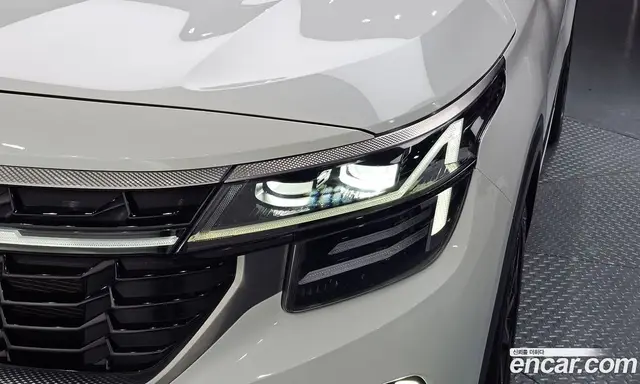 Kia Seltos 2023 2.0 автомат (гидро), миниатюра 7