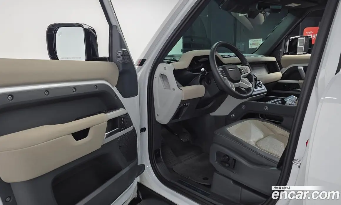 Land Rover Defender 2023 2.0 автомат (гидро), фото 13
