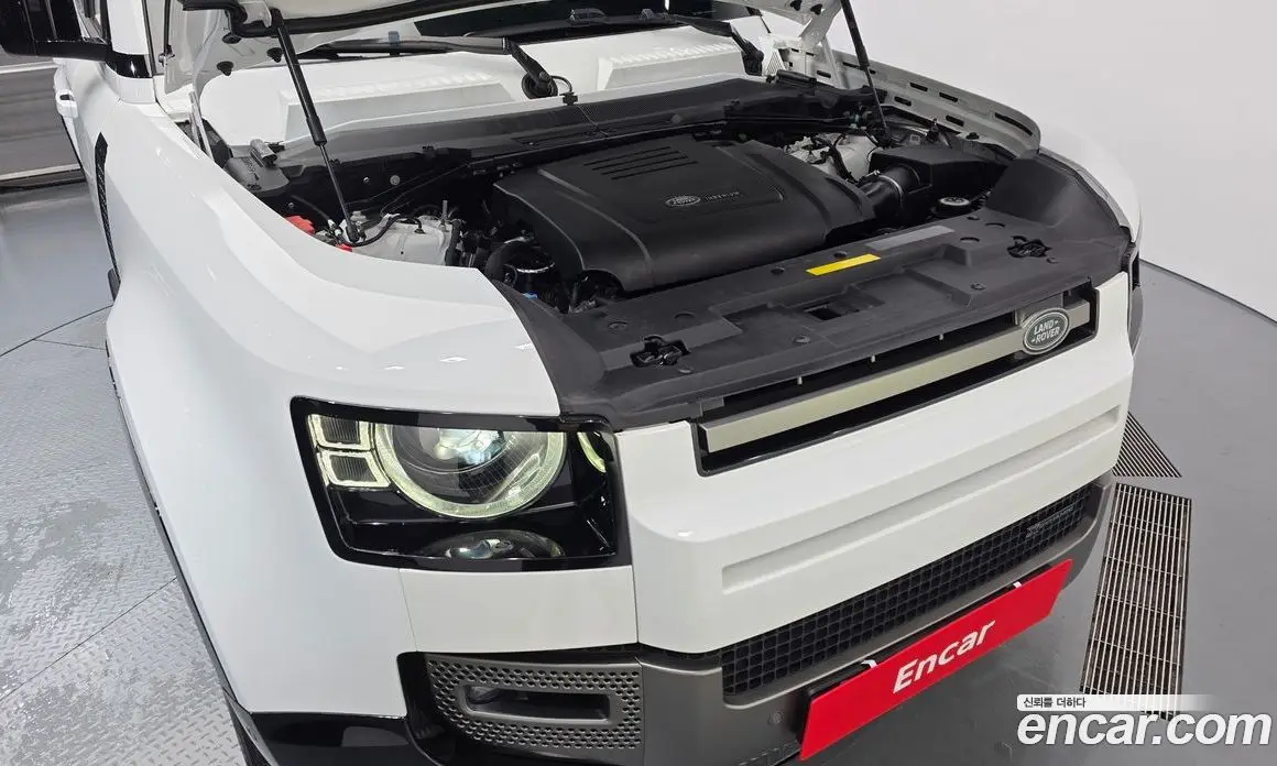 Land Rover Defender 2023 2.0 автомат (гидро), фото 6