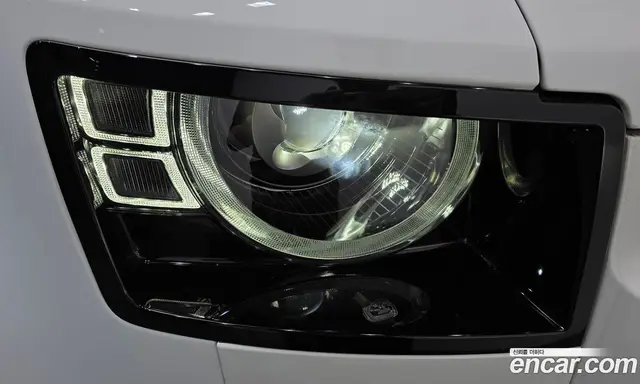 Land Rover Defender 2023 2.0 автомат (гидро), миниатюра 8
