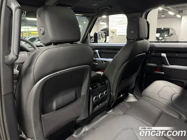 Land Rover Defender 2024 3.0 автомат (гидро), миниатюра 12