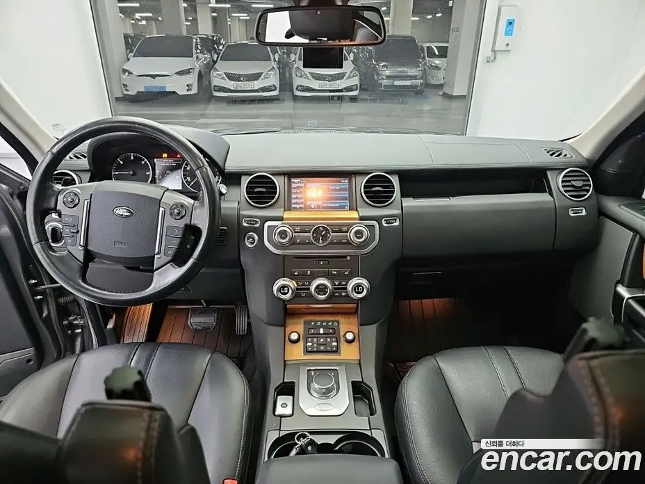 Land Rover Discovery 2014 3.0 автомат (гидро), фото 7