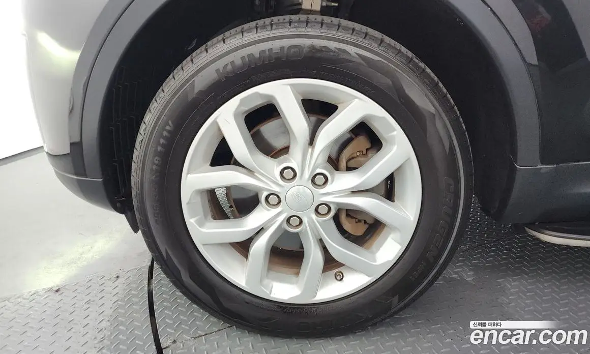 Land Rover Discovery 2018 2.0 автомат (гидро), фото 5