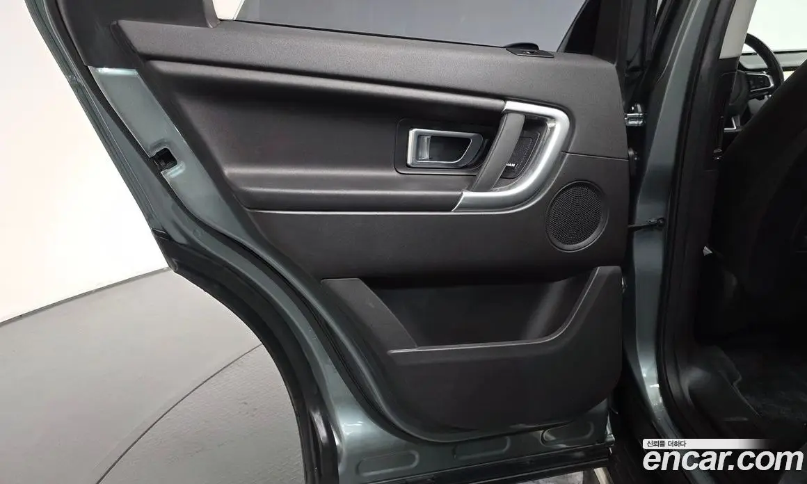 Land Rover Discovery Sport 2017 2.0 автомат (гидро), фото 15