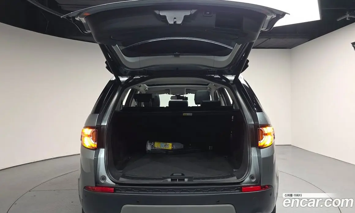 Land Rover Discovery Sport 2017 2.0 автомат (гидро), фото 26