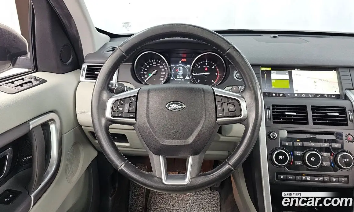 Land Rover Discovery Sport 2017 2.0 автомат (гидро), фото 13