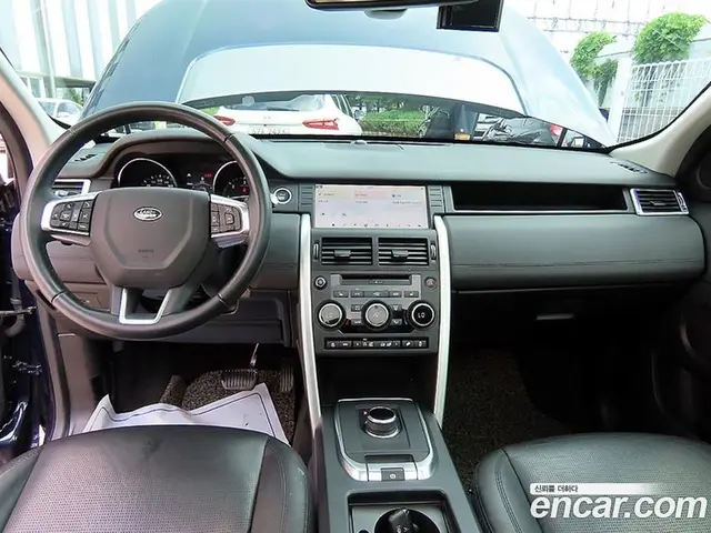 Land Rover Discovery Sport 2019 2.0 автомат (гидро), миниатюра 7