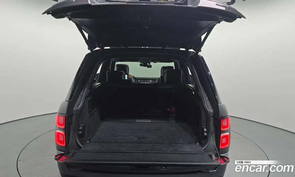 Land Rover Range Rover 2018 4.4 автомат (гидро), фото 19