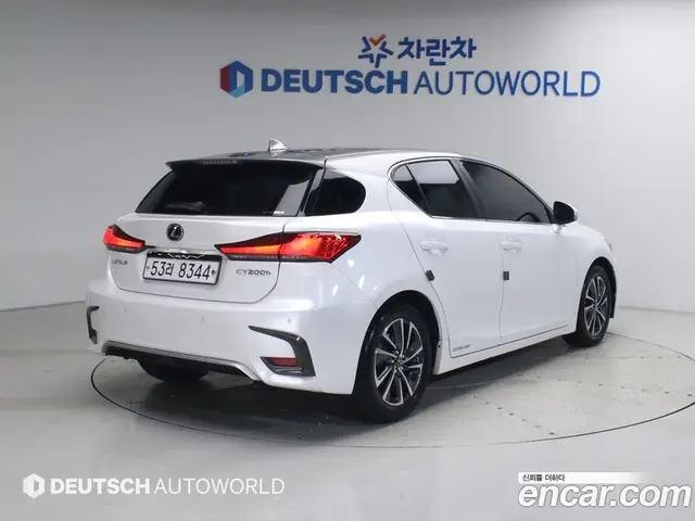Lexus CT200h 2018 1.8 автомат (гидро), миниатюра 2