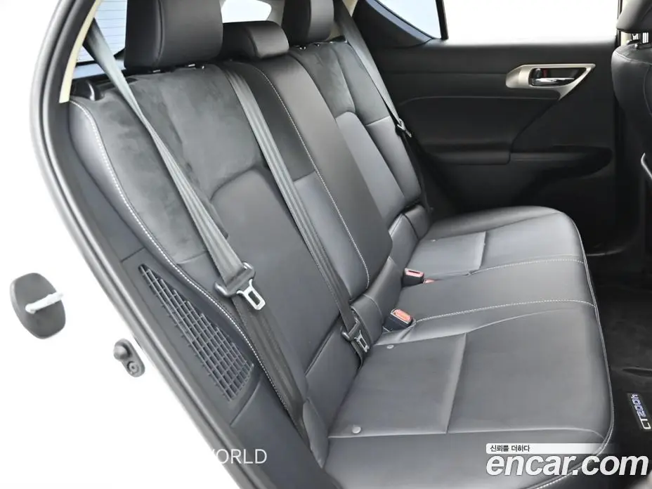 Lexus CT200h 2018 1.8 автомат (гидро), фото 12