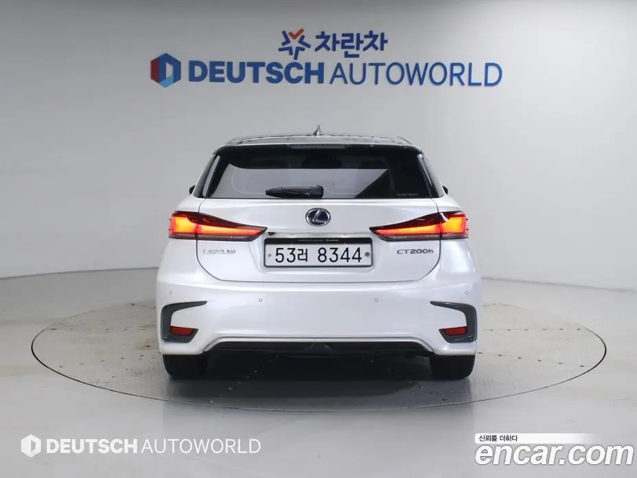 Lexus CT200h 2018 1.8 автомат (гидро), фото 4