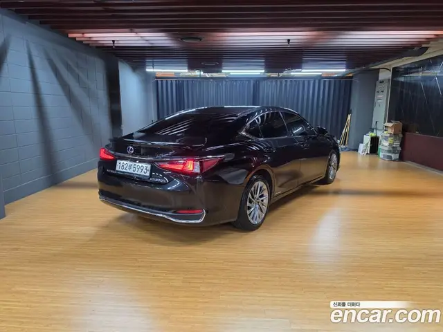Lexus ES 2020 2.5 автомат (вариатор), миниатюра 2