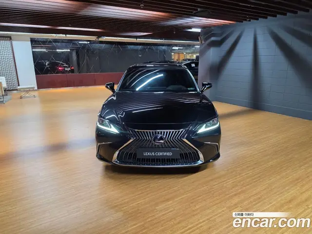 Lexus ES 2020 2.5 автомат (вариатор), миниатюра 3