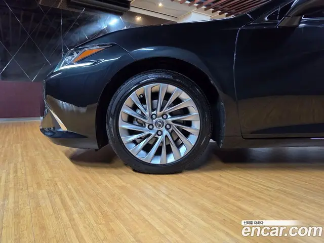 Lexus ES 2020 2.5 автомат (вариатор), миниатюра 5