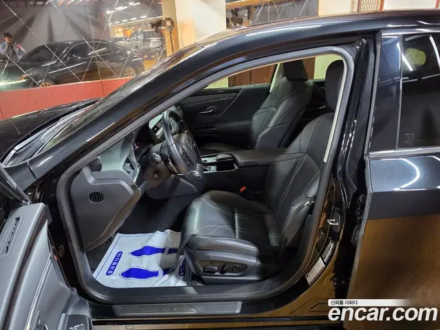 Lexus ES 2020 2.5 автомат (вариатор), миниатюра 7