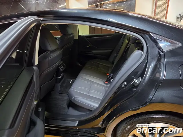Lexus ES 2020 2.5 автомат (вариатор), миниатюра 10