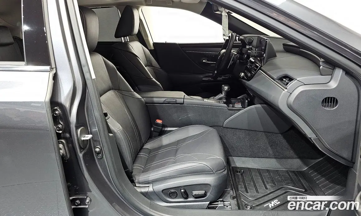 Lexus ES 2021 2.5 автомат (гидро), фото 16