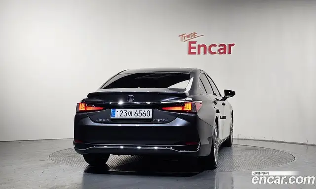 Lexus ES 2021 2.5 автомат (гидро), миниатюра 4