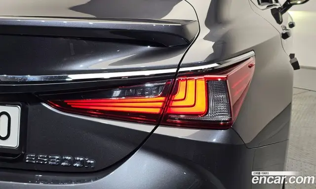 Lexus ES 2021 2.5 автомат (гидро), миниатюра 9